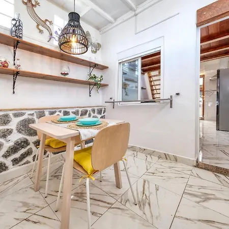 Apartment El Geranio Shared Pool And Fast Wifi