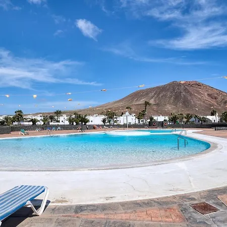 Apartment El Geranio Shared Pool And Fast Wifi